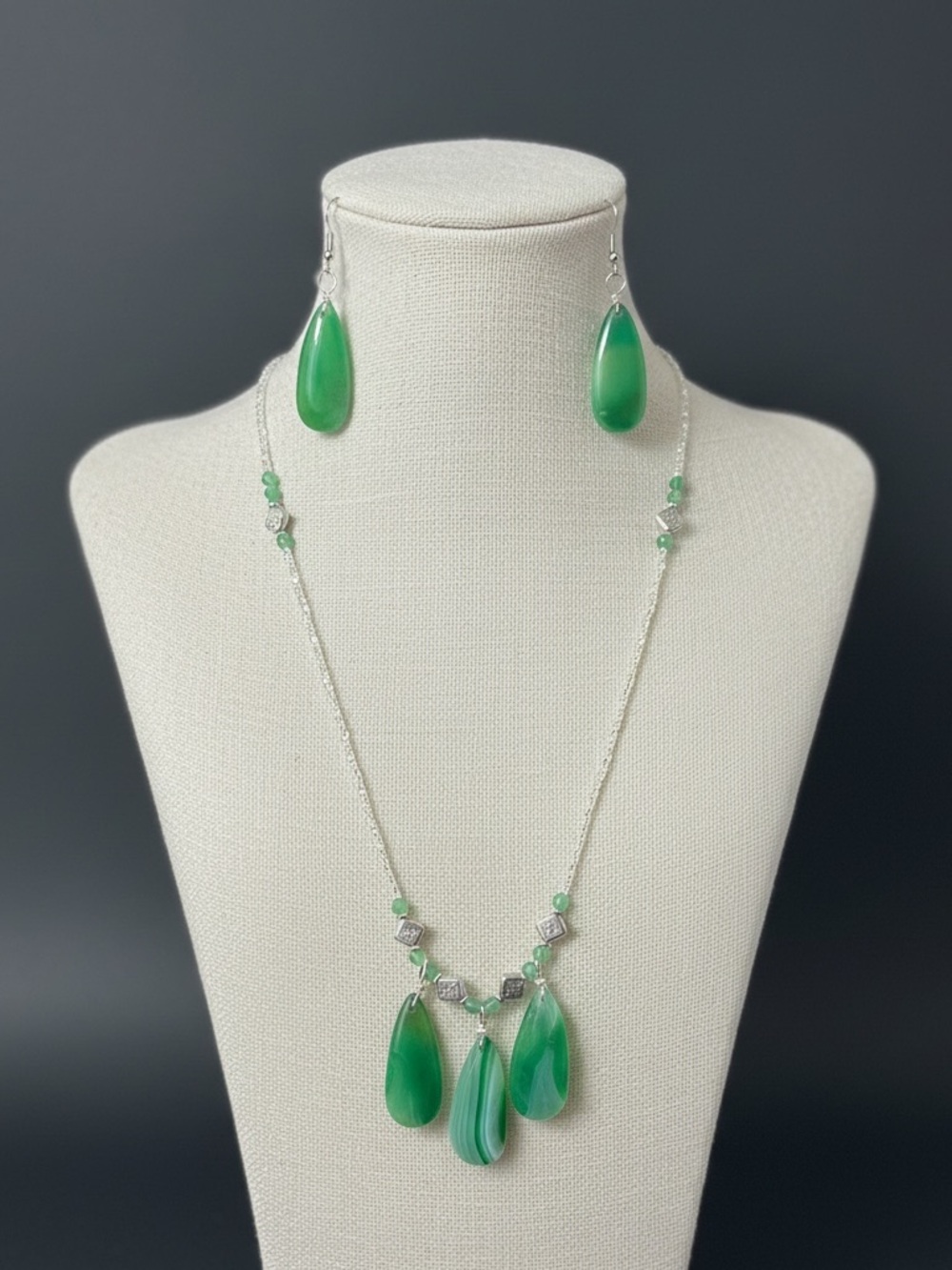 Green Teardrop Pendant Necklace and Earring Set - Elegant Green Jewelry